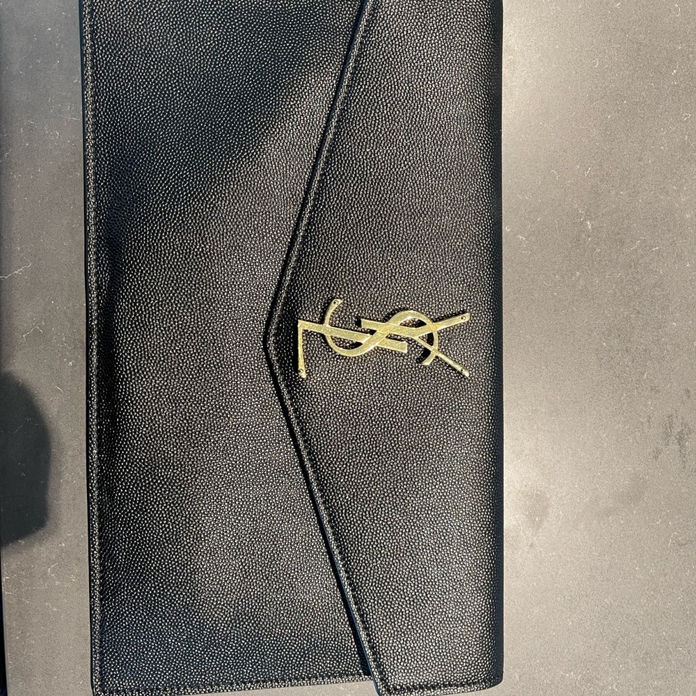 SAINT LAURENT UPTOWN POUCH IN GRAIN DE POUDRE EMBOSSED LEATHER